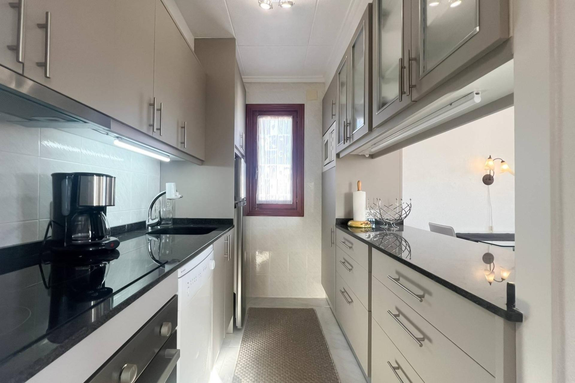 Herverkoop - Bungalow - Gelijkvloers - Torrevieja - Miramar - Torre del Moro