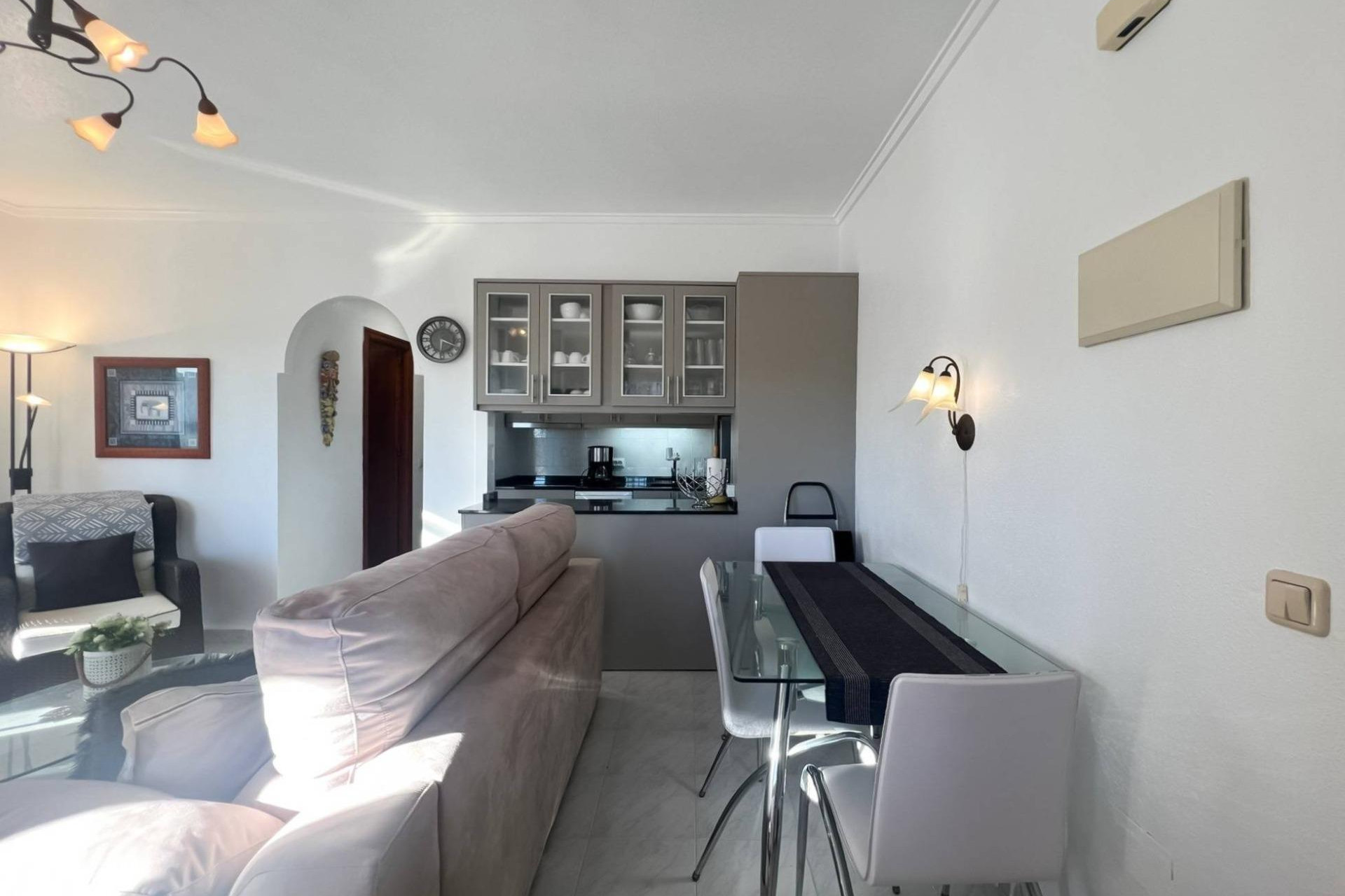 Herverkoop - Bungalow - Gelijkvloers - Torrevieja - Miramar - Torre del Moro