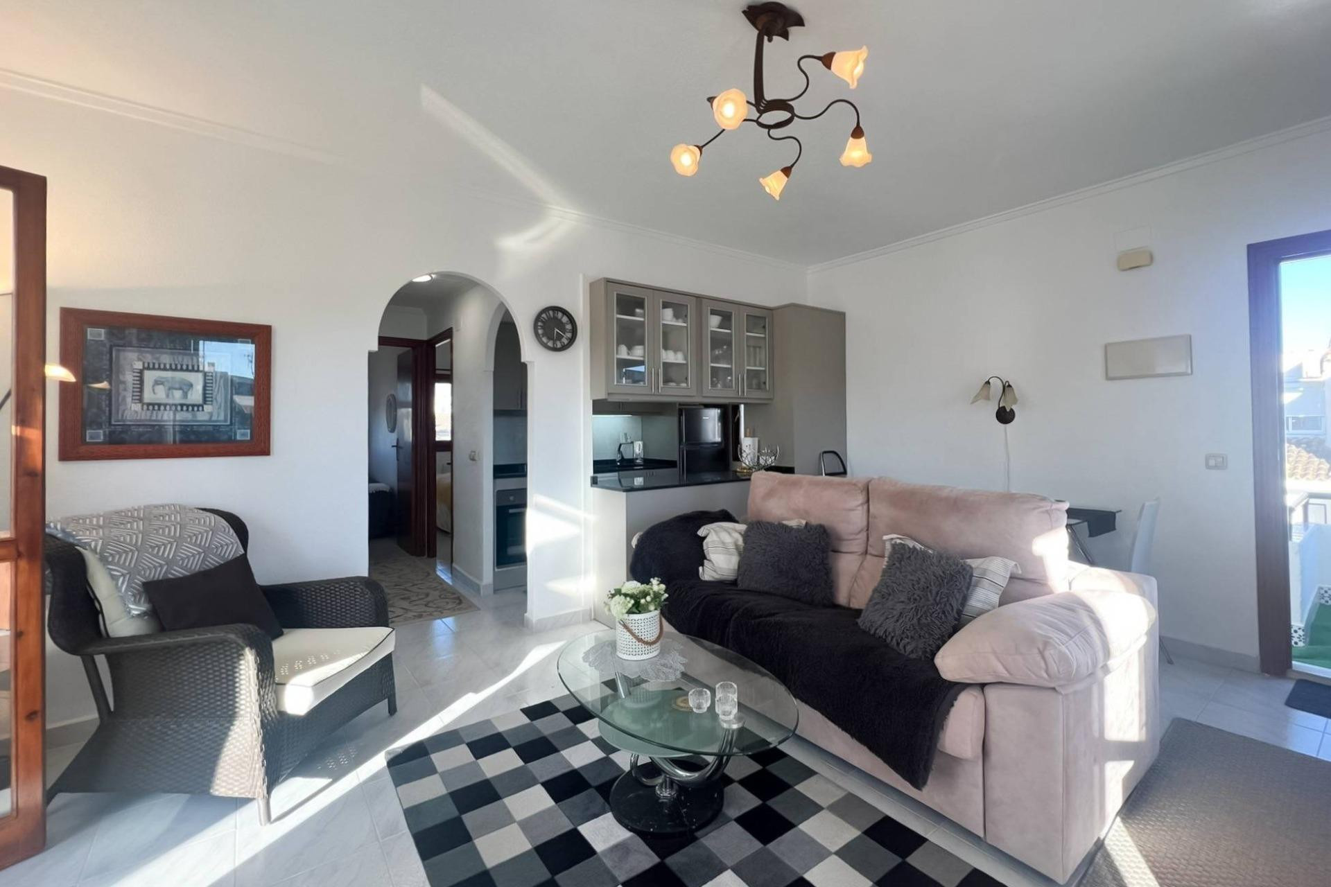 Herverkoop - Bungalow - Gelijkvloers - Torrevieja - Miramar - Torre del Moro
