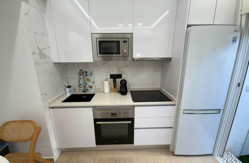 Herverkoop - Bungalow - Gelijkvloers - Torrevieja - Miramar - Torre del Moro