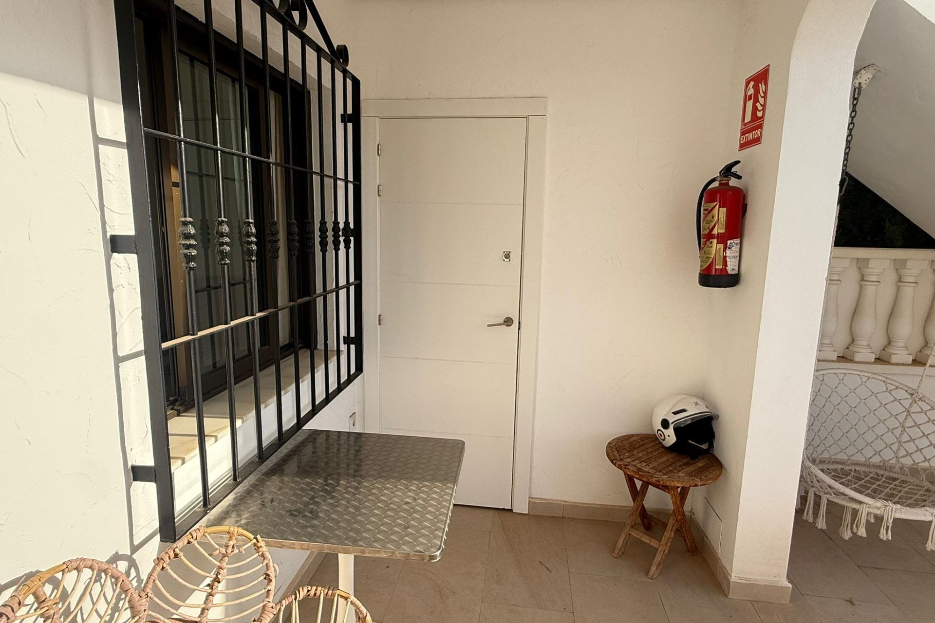 Herverkoop - Bungalow - Gelijkvloers - Torrevieja - Miramar - Torre del Moro