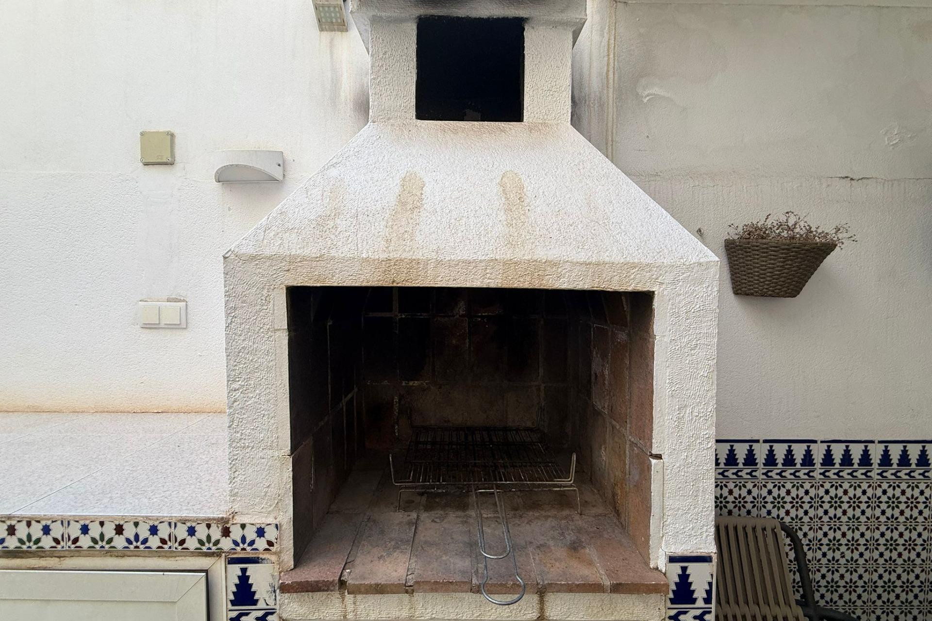Herverkoop - Bungalow - Gelijkvloers - Torrevieja - Miramar - Torre del Moro