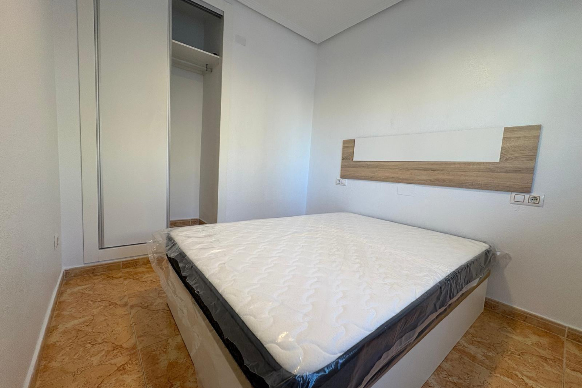 Herverkoop - Bungalow - Gelijkvloers - Torrevieja - Paseo maritimo