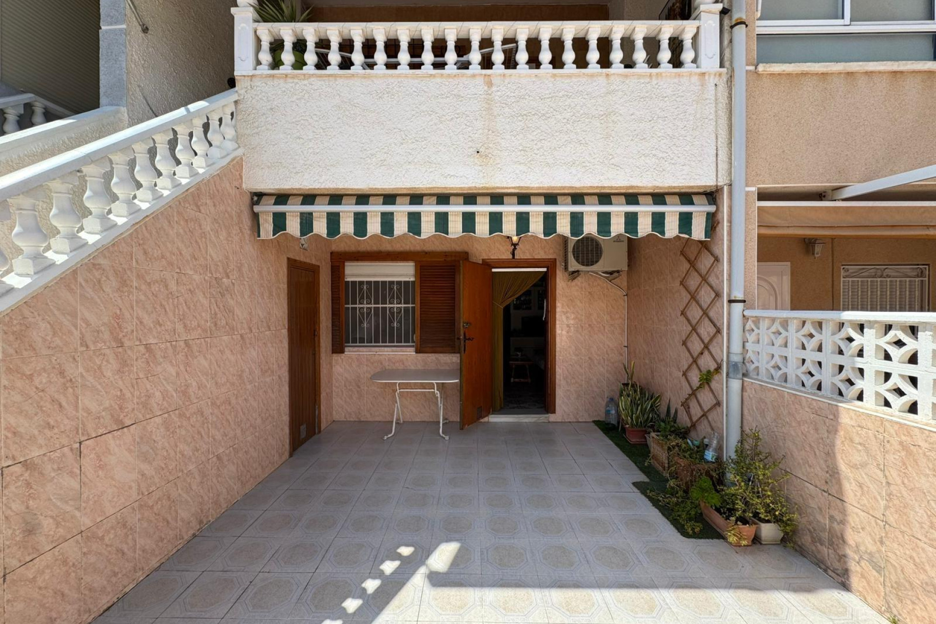 Herverkoop - Bungalow - Gelijkvloers - Torrevieja - Playa de los Naufragos