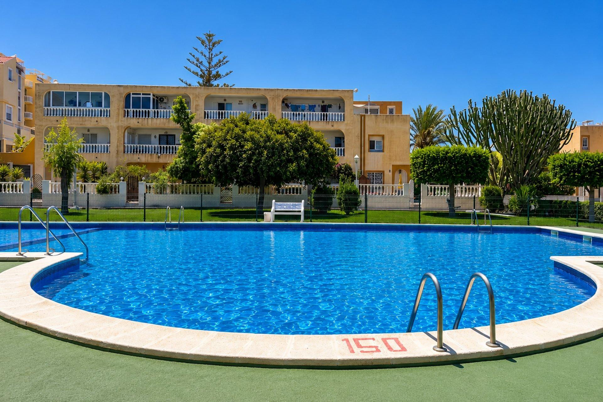 Herverkoop - Bungalow - Gelijkvloers - Torrevieja - Torreblanca