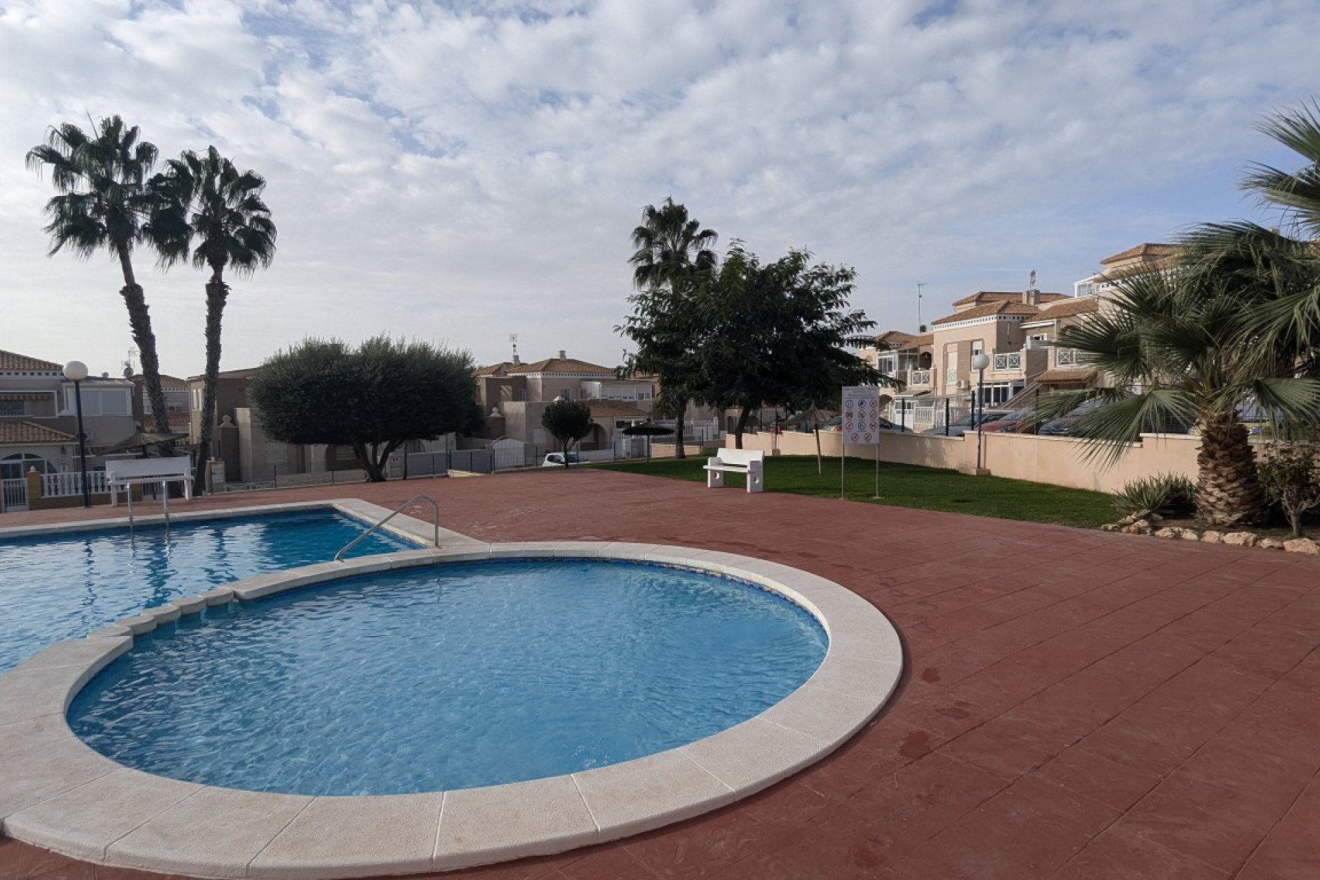 Herverkoop - Bungalow - Gelijkvloers - Torrevieja