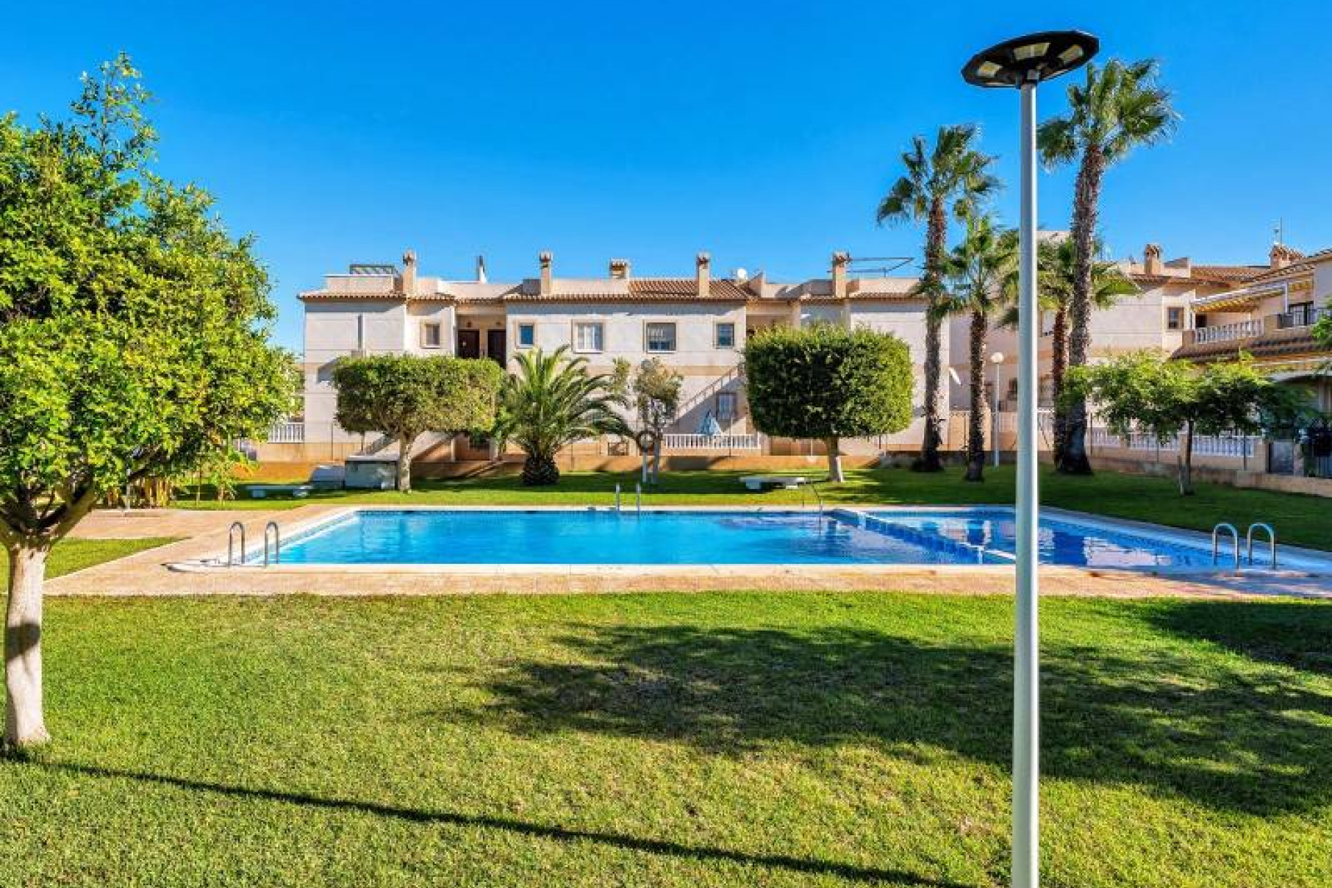 Herverkoop - Bungalow Ground Floor - Torrevieja - Aguas Nuevas