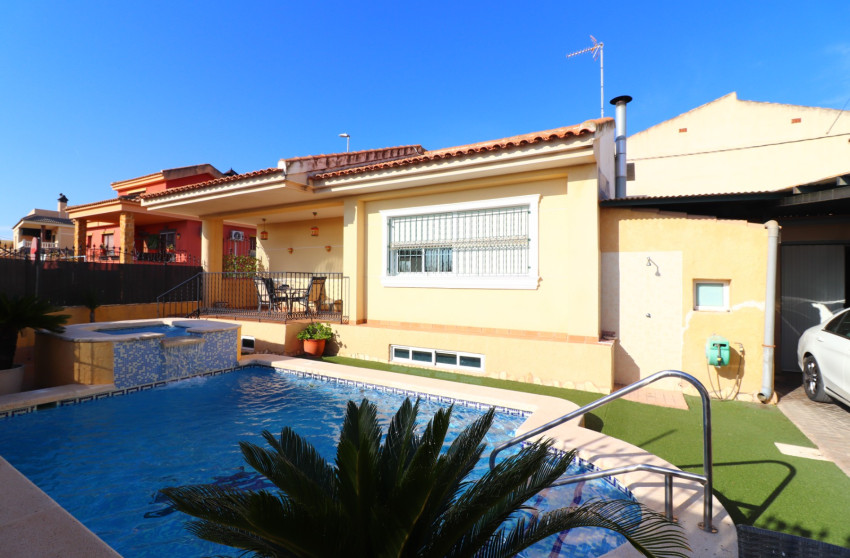 Herverkoop - Detached Villa - Almoradi - El Saladar