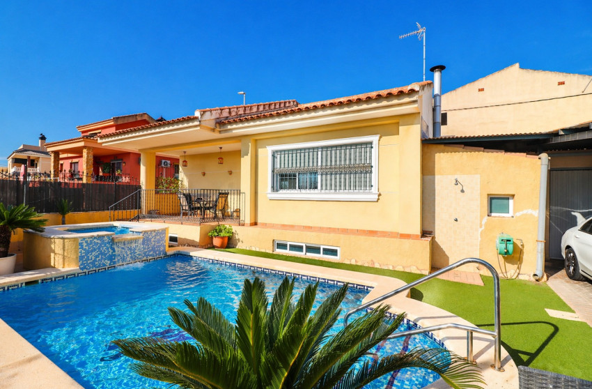 Herverkoop - Detached Villa - Almoradi - El Saladar