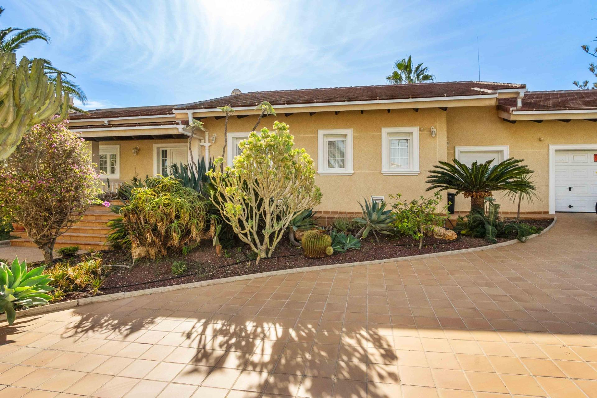 Herverkoop - Detached Villa - Orihuela Costa - Cabo Roig