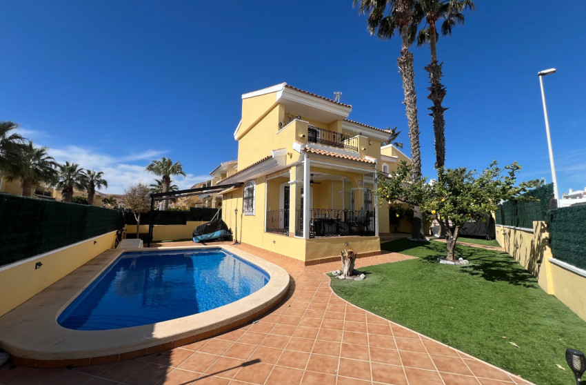 Herverkoop - Detached Villa - Orihuela Costa - Los Dolses