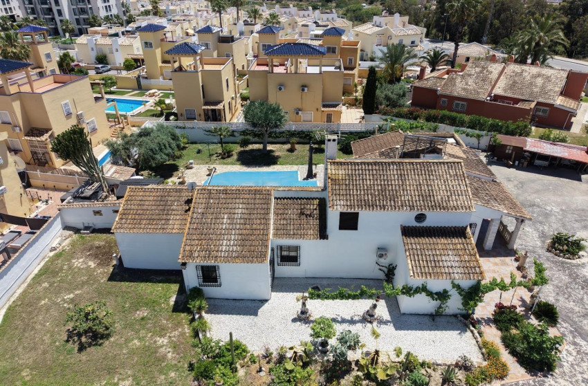 Herverkoop - Detached Villa - Orihuela Costa - Villamartin