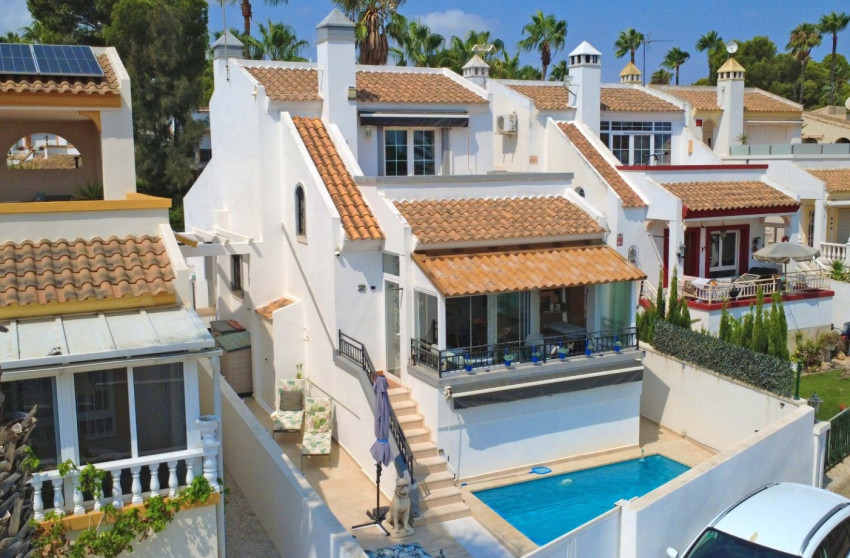 Herverkoop - Detached Villa - Orihuela Costa - Villamartin