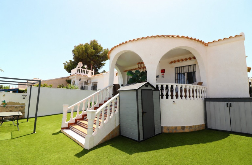 Herverkoop - Detached Villa - Orihuela Costa - Villamartin