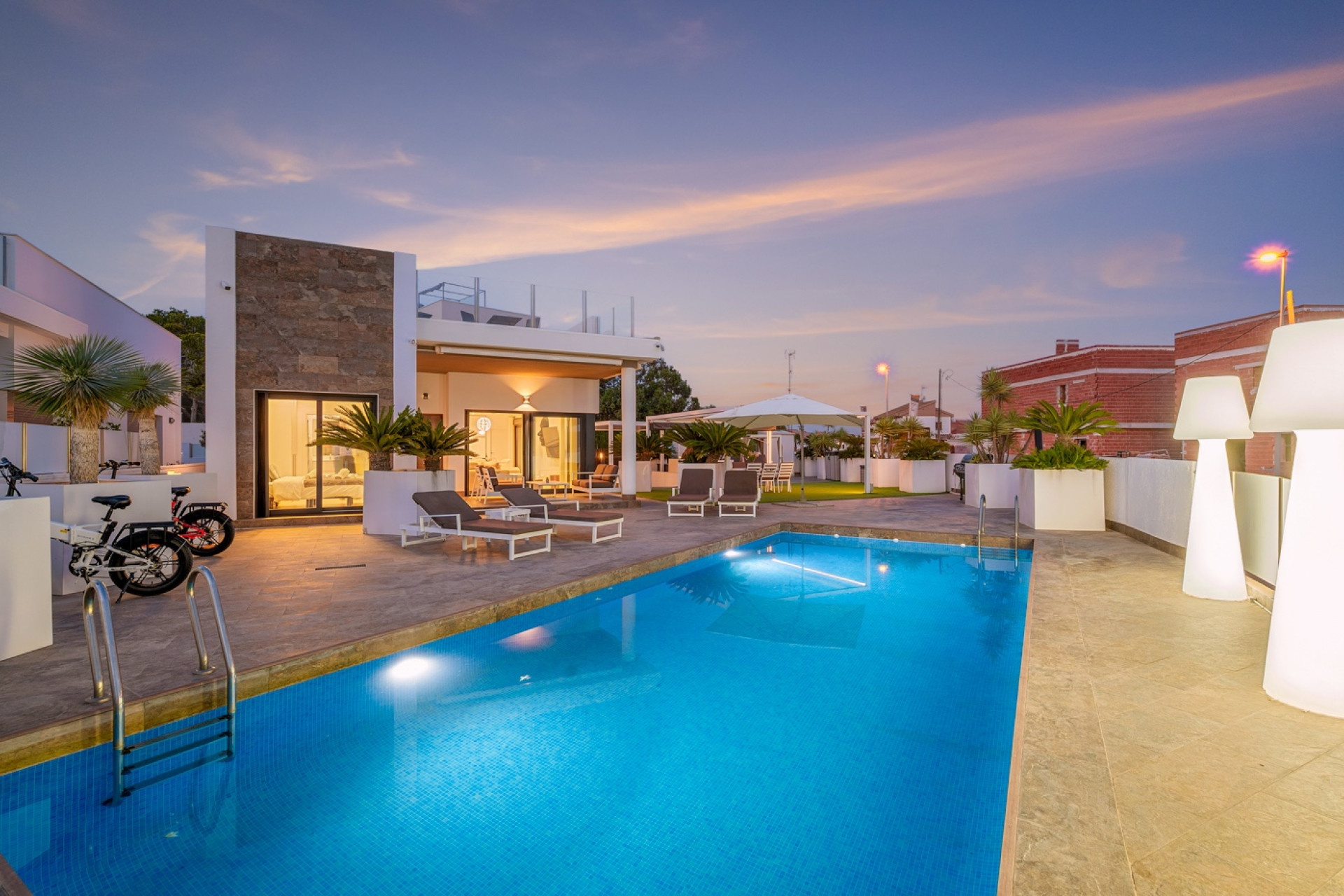 Herverkoop - Detached Villa - Orihuela Costa - Villamartin