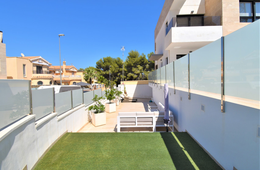 Herverkoop - Detached Villa - Orihuela Costa - Villamartin