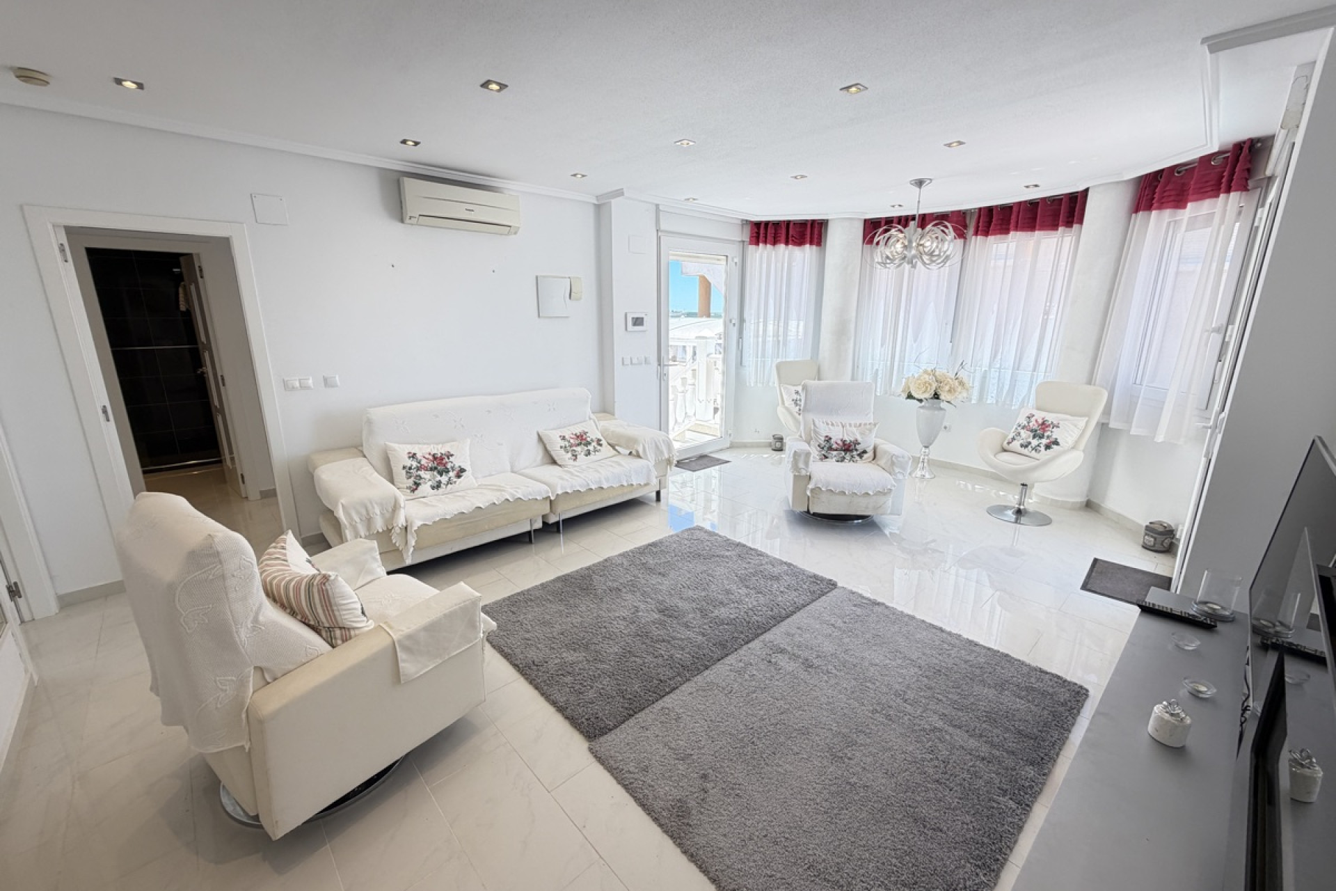 Herverkoop - Detached Villa - San Miguel de Salinas - Lake View Mansions