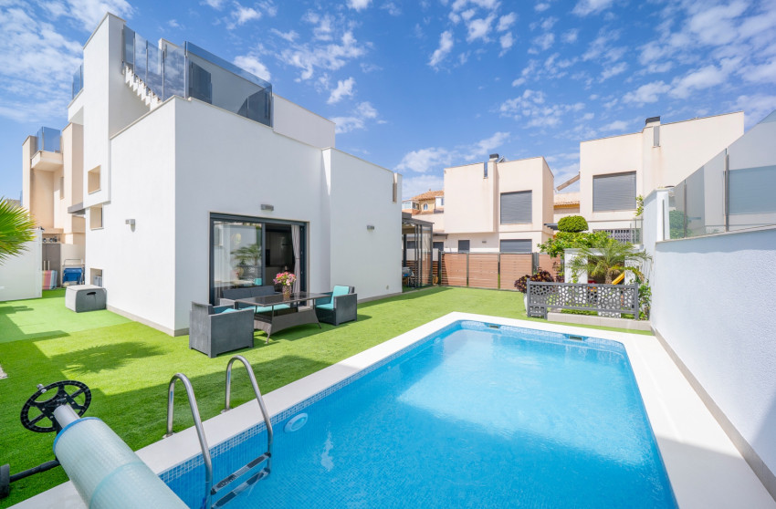 Herverkoop - Detached Villa - Torrevieja - Aguas Nuevas
