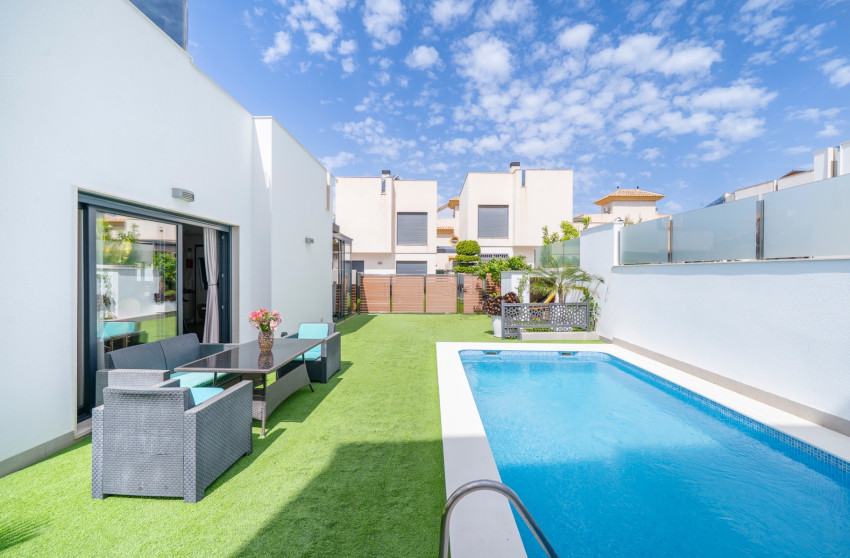 Herverkoop - Detached Villa - Torrevieja - Aguas Nuevas