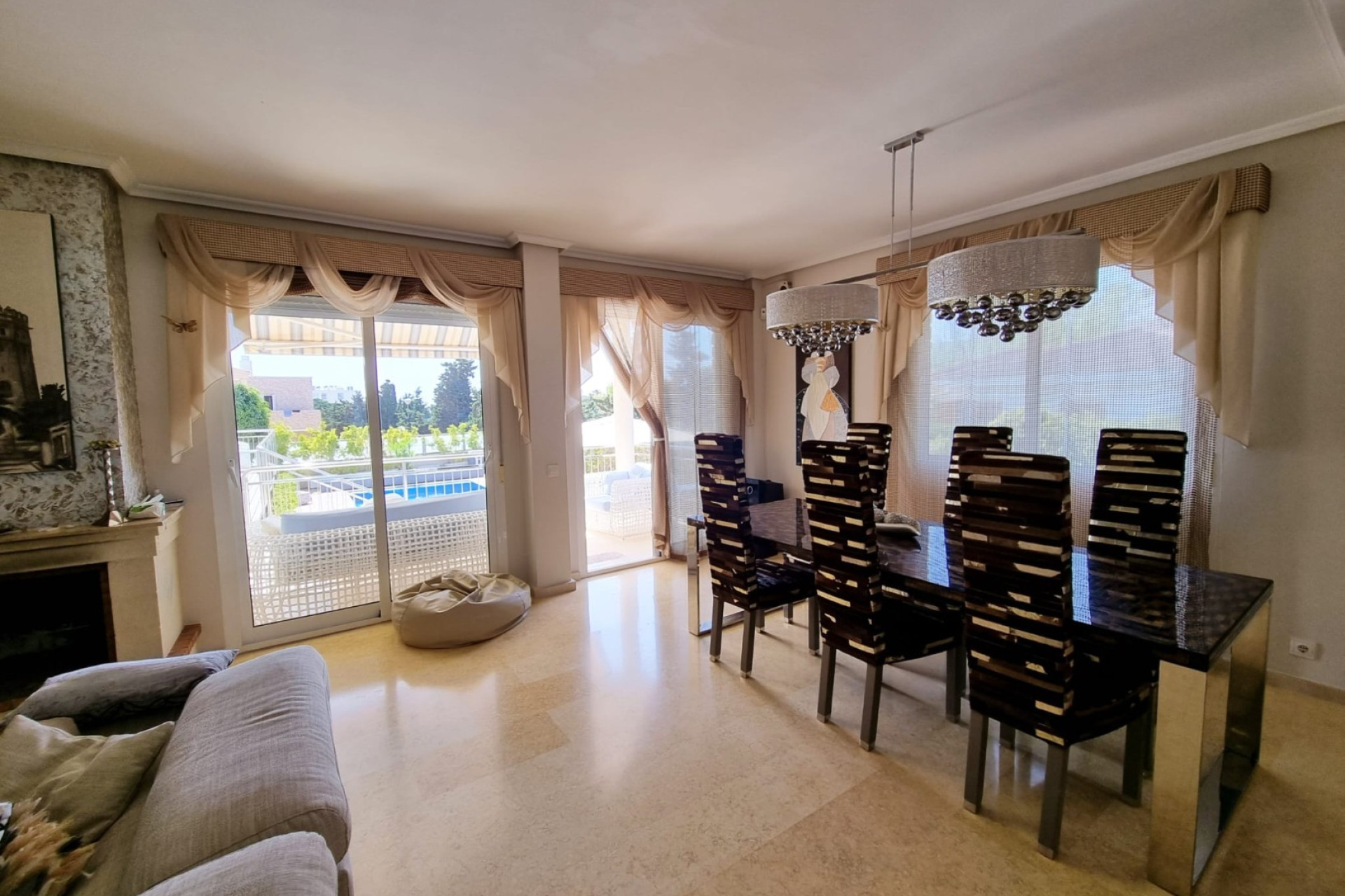 Herverkoop - Detached Villa - Torrevieja - La Mata - Town