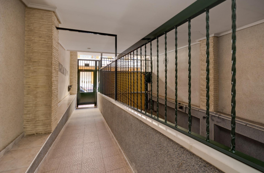 Herverkoop - Garage - Torrevieja - Estacion de autobuses