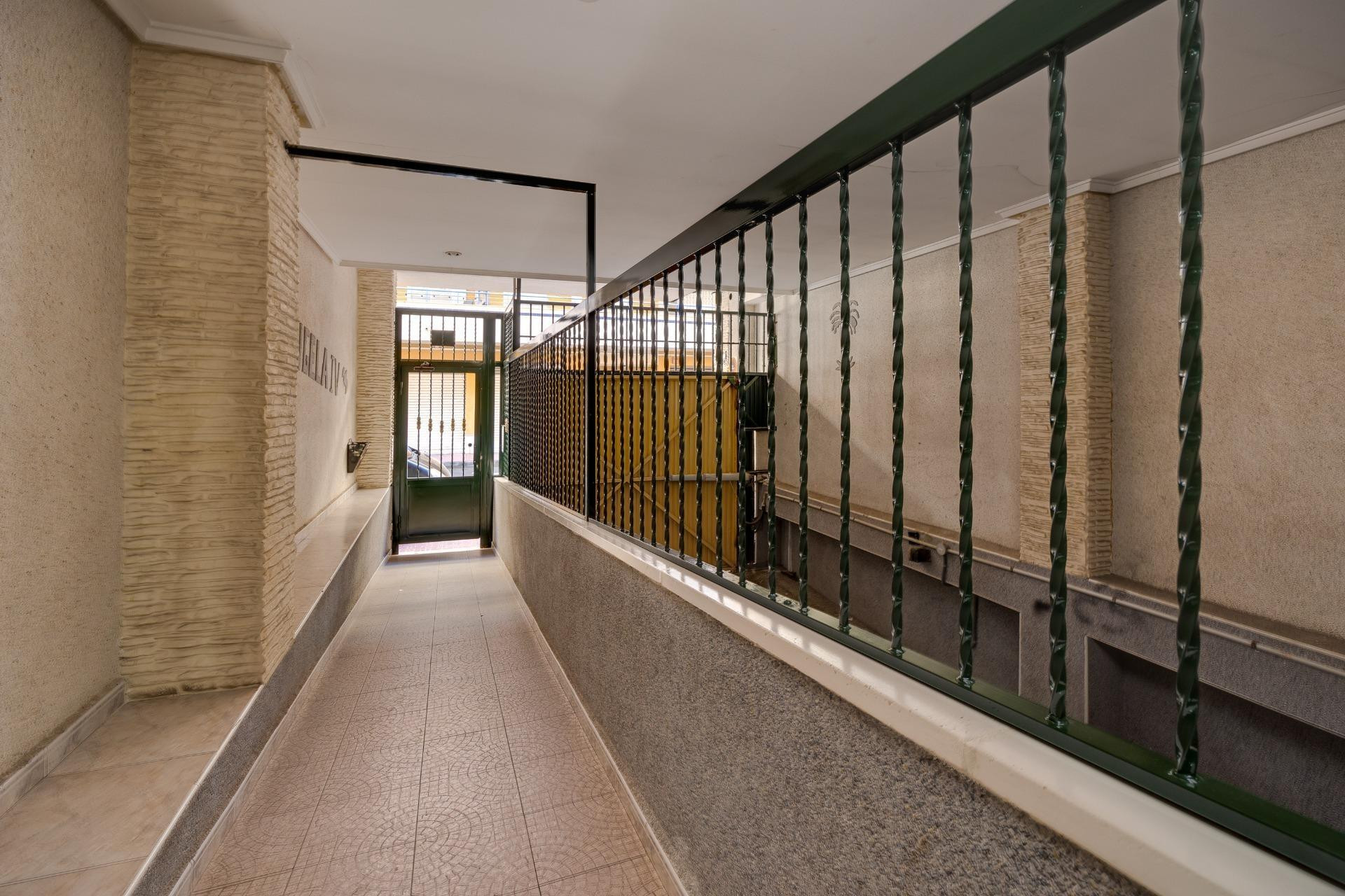 Herverkoop - Garage - Torrevieja - Estacion de autobuses