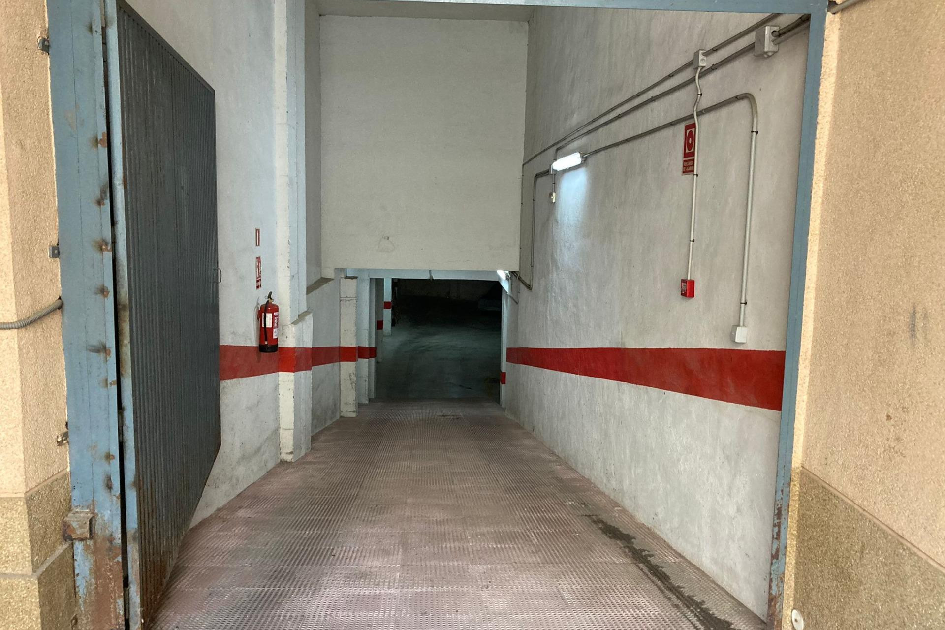 Herverkoop - Garage - Torrevieja - Nueva Torrevieja