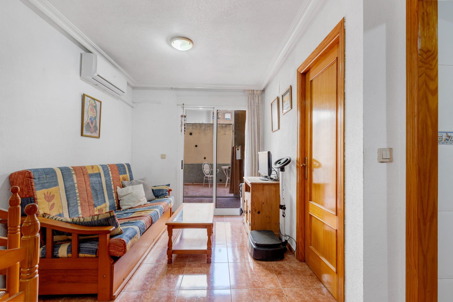 Herverkoop - Ground Floor - Torrevieja - Estacion de autobuses