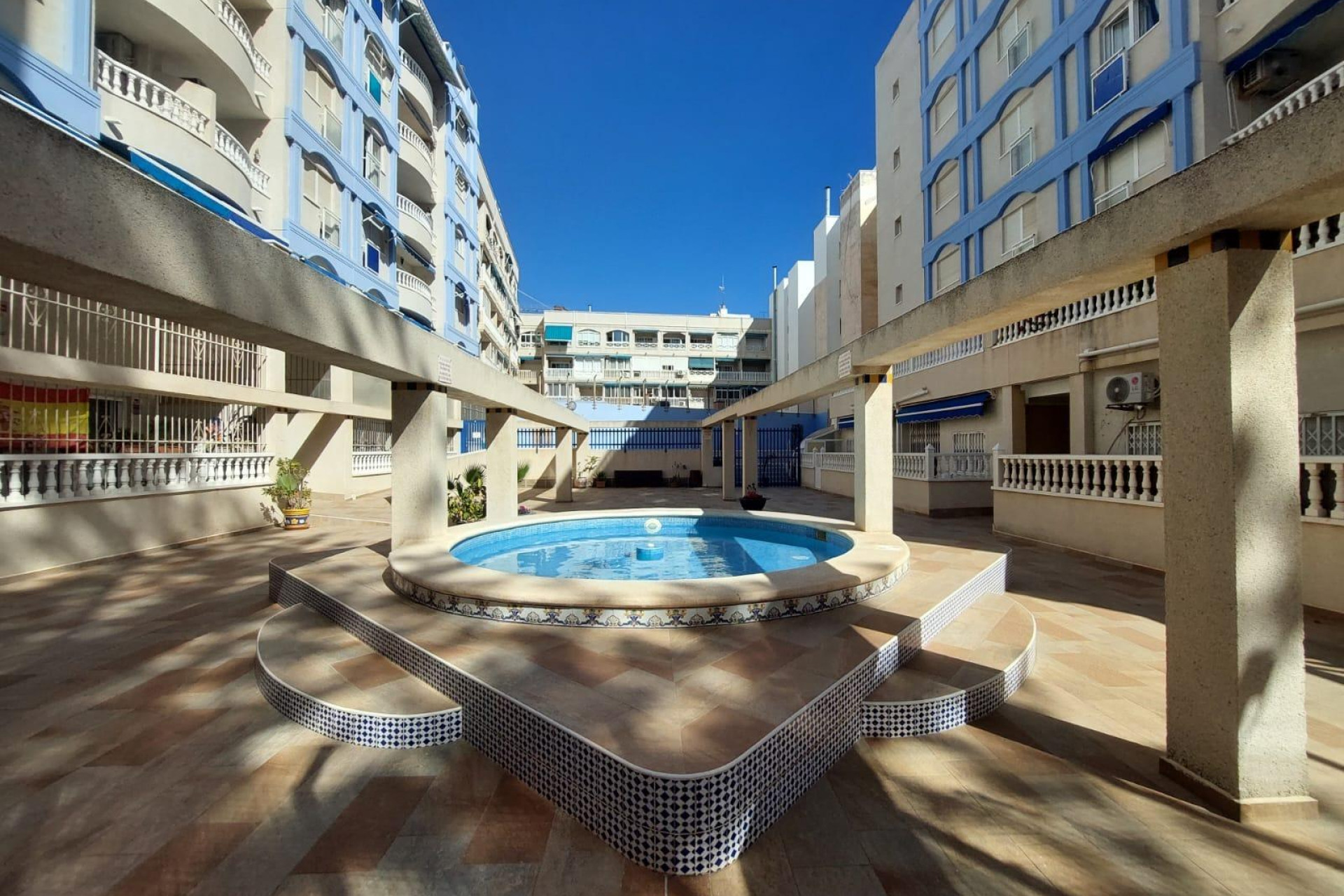 Herverkoop - Ground Floor - Torrevieja - Playa de los locos