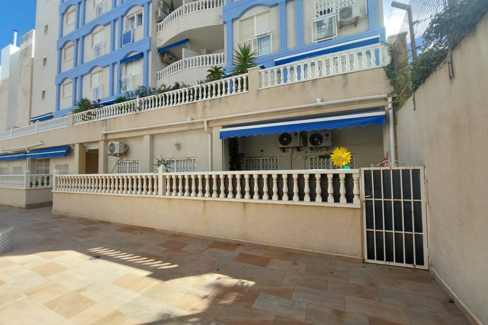 Herverkoop - Ground Floor - Torrevieja - Playa de los locos