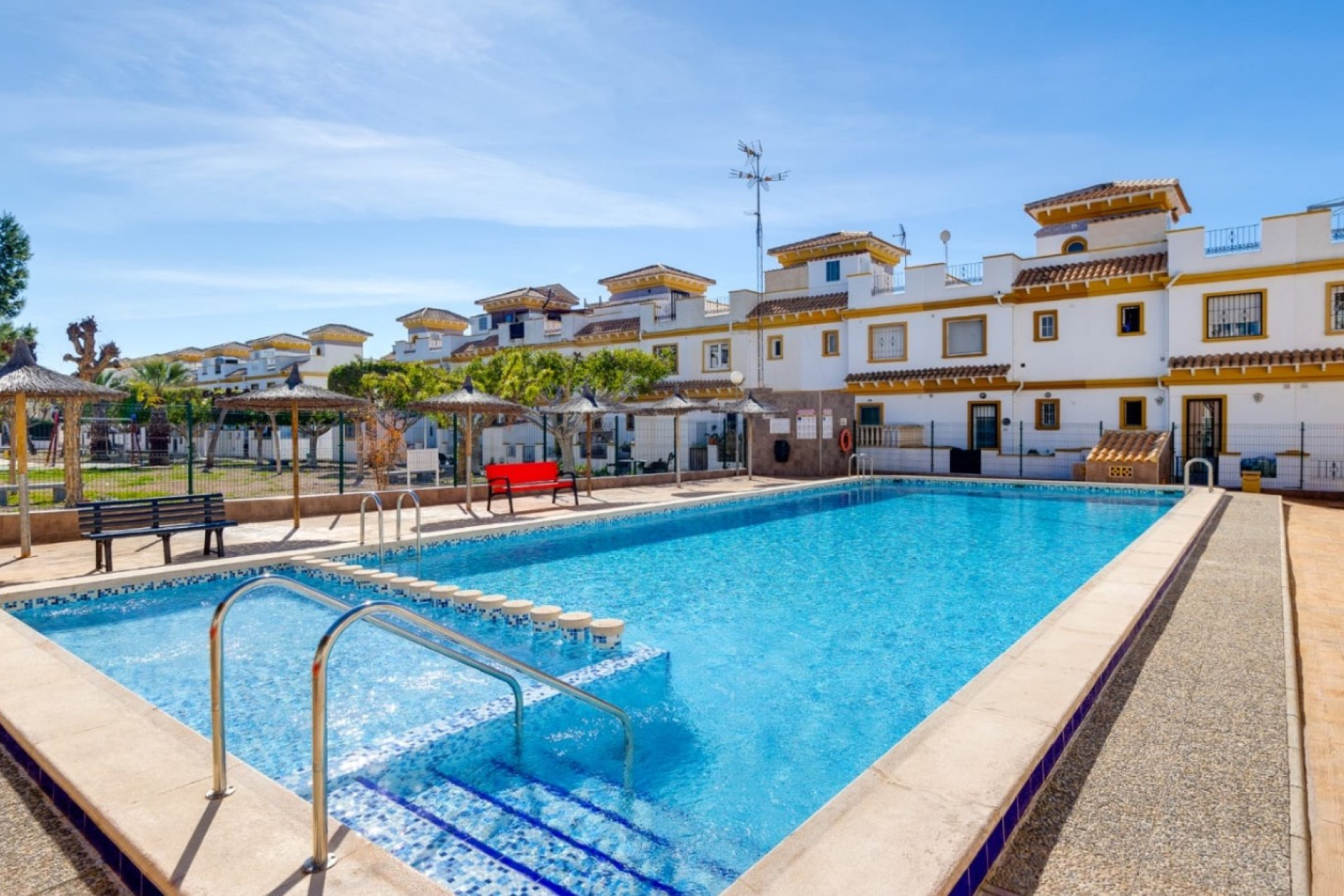 Herverkoop - Herenhuis - Torrevieja - Aguas Nuevas