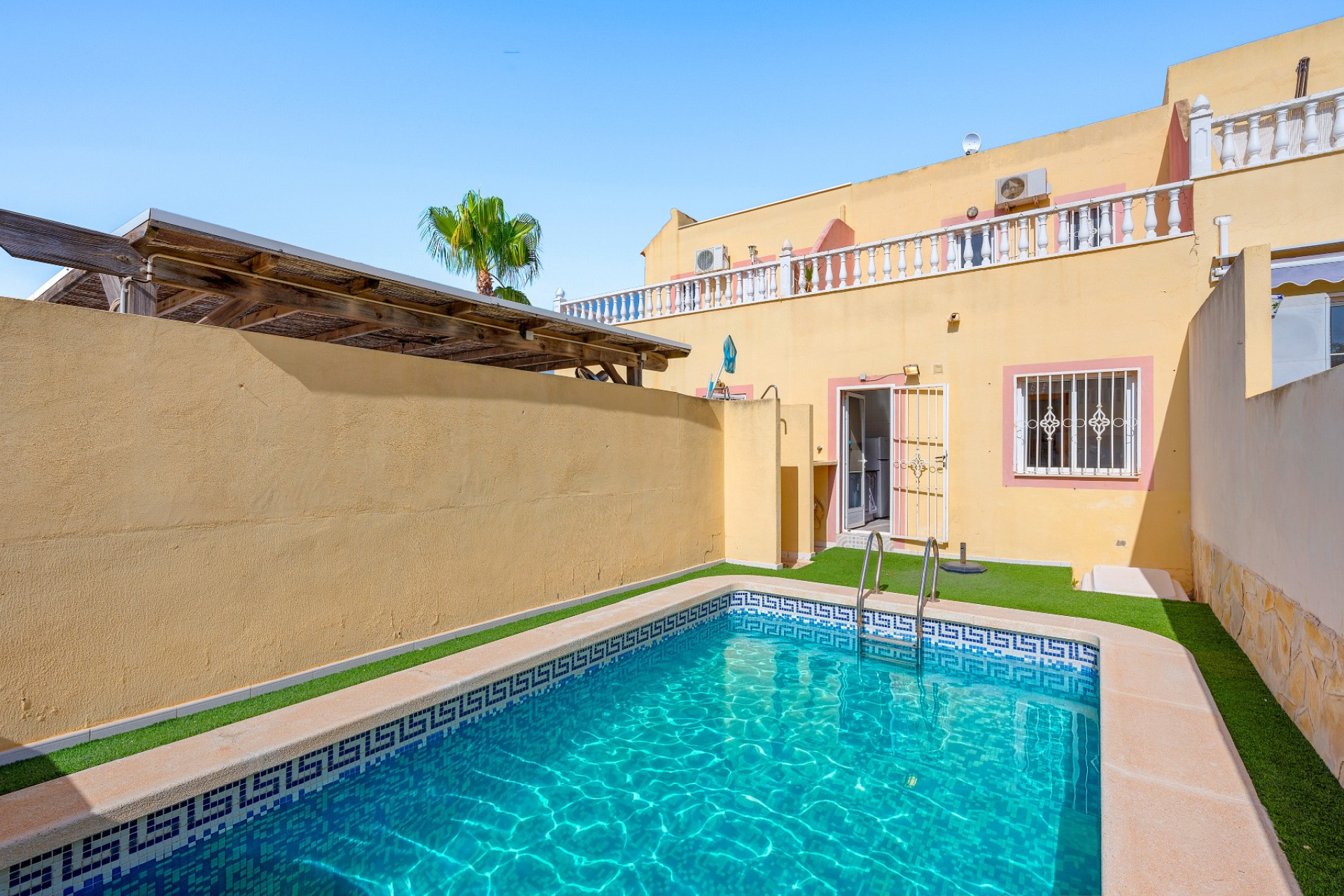 Herverkoop - House - Orihuela Costa - Las Filipinas