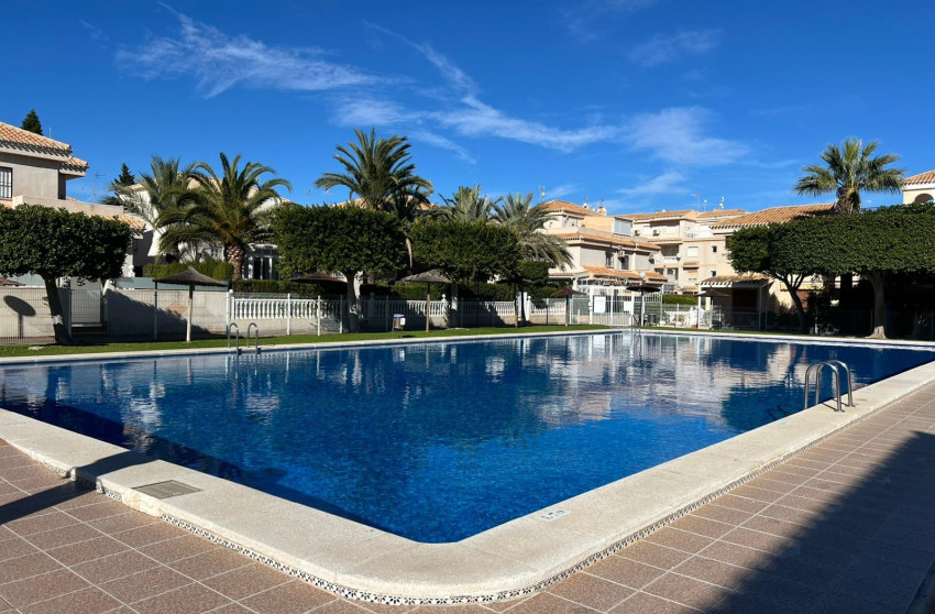 Herverkoop - House - Quad - Orihuela Costa - Playa Flamenca