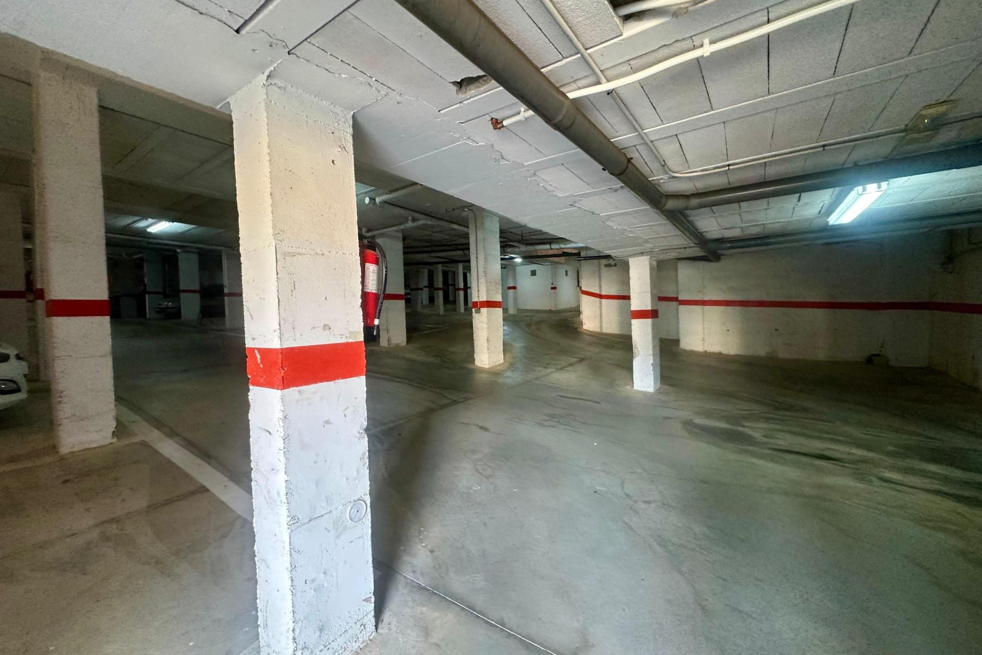 Herverkoop - Parking - Torrevieja - Cabo cervera