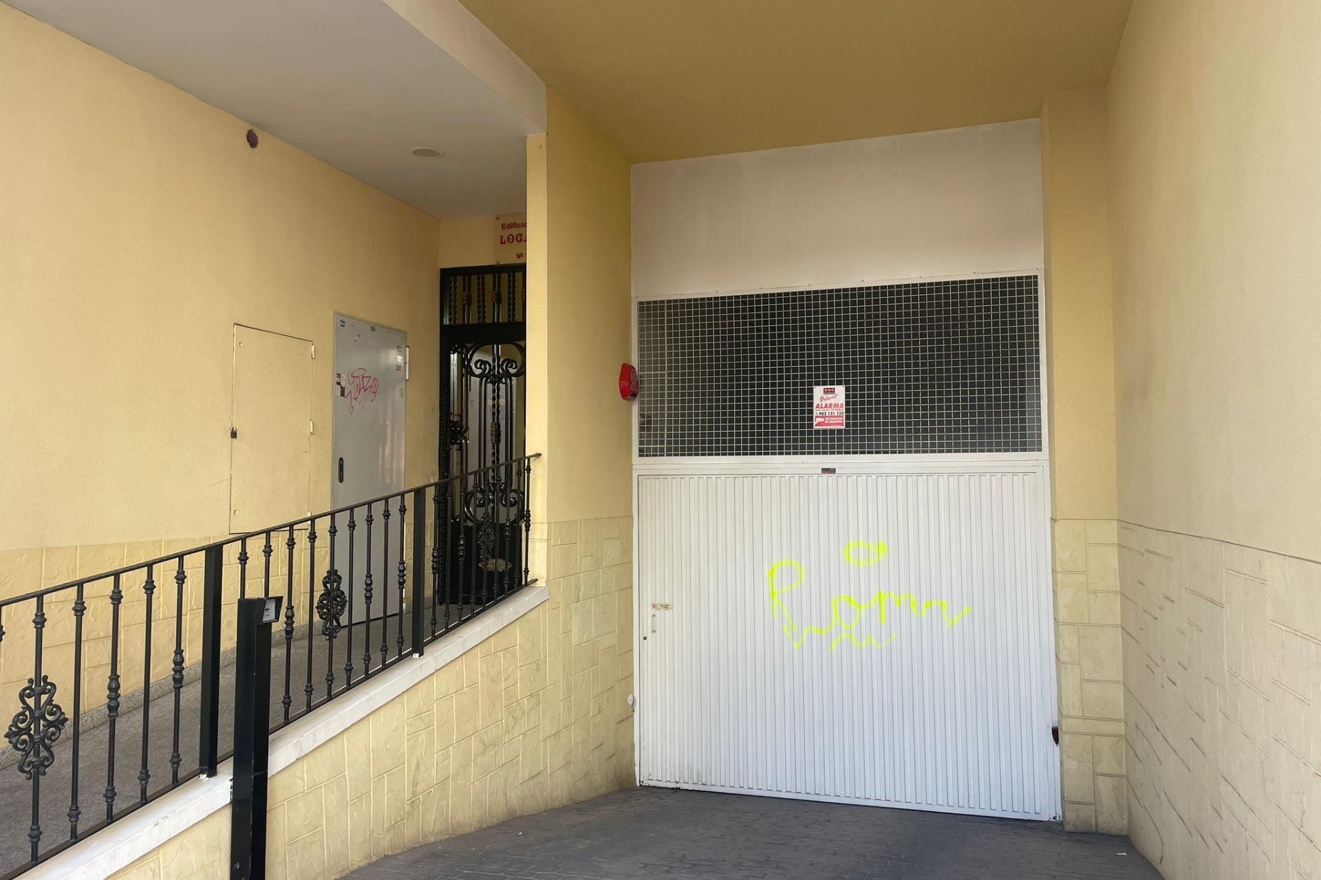 Herverkoop - Parking - Torrevieja - Playa del cura