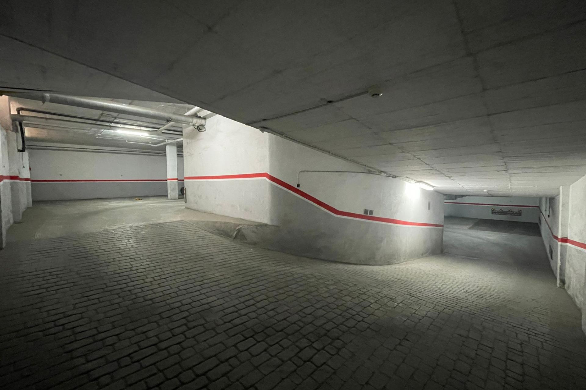 Herverkoop - Parking - Torrevieja - Playa del cura