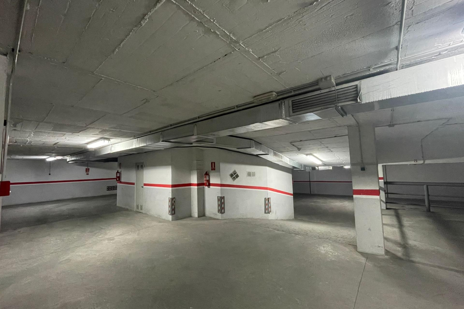 Herverkoop - Parking - Torrevieja - Playa del cura