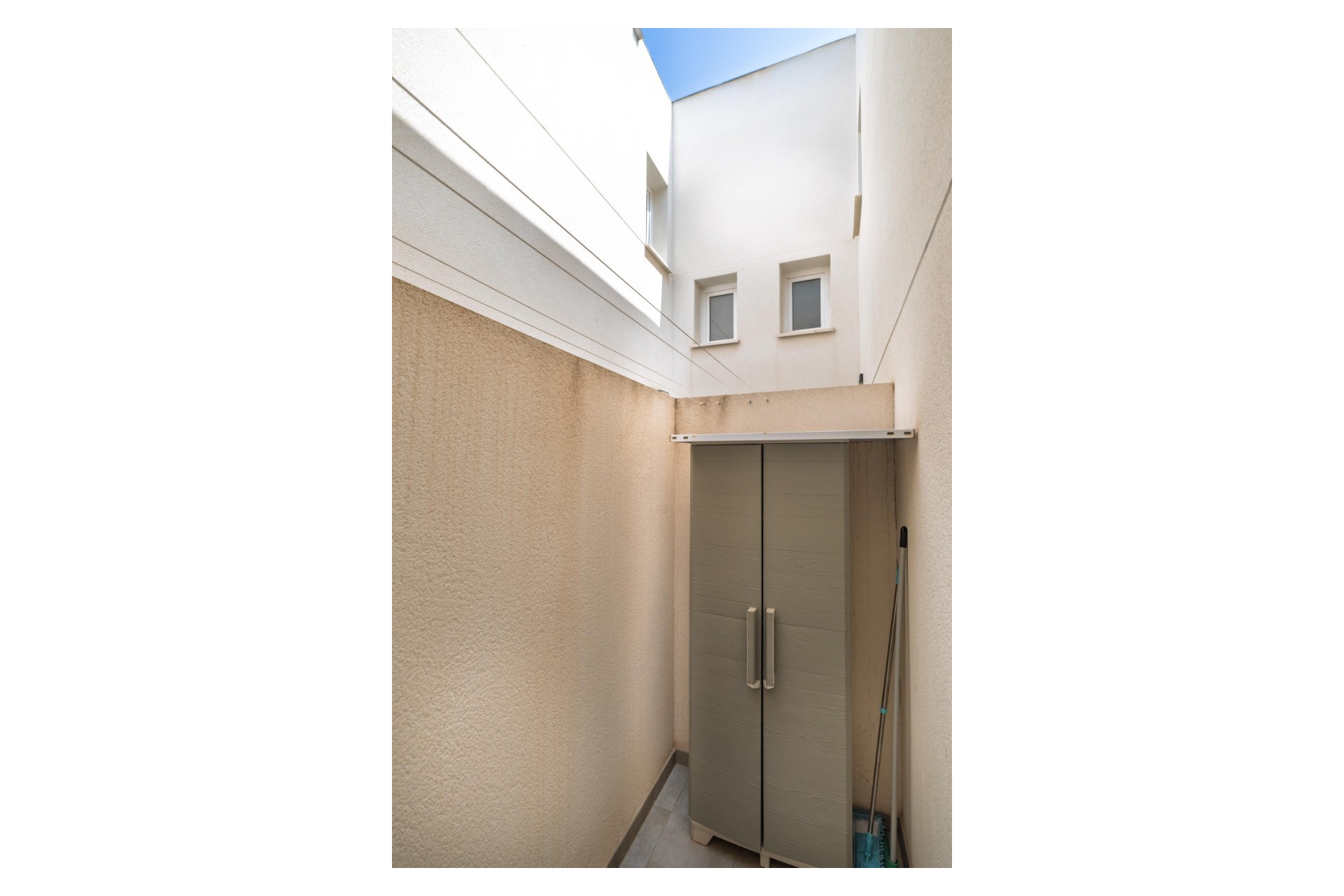 Herverkoop - Quad House - Torrevieja - Aguas Nuevas