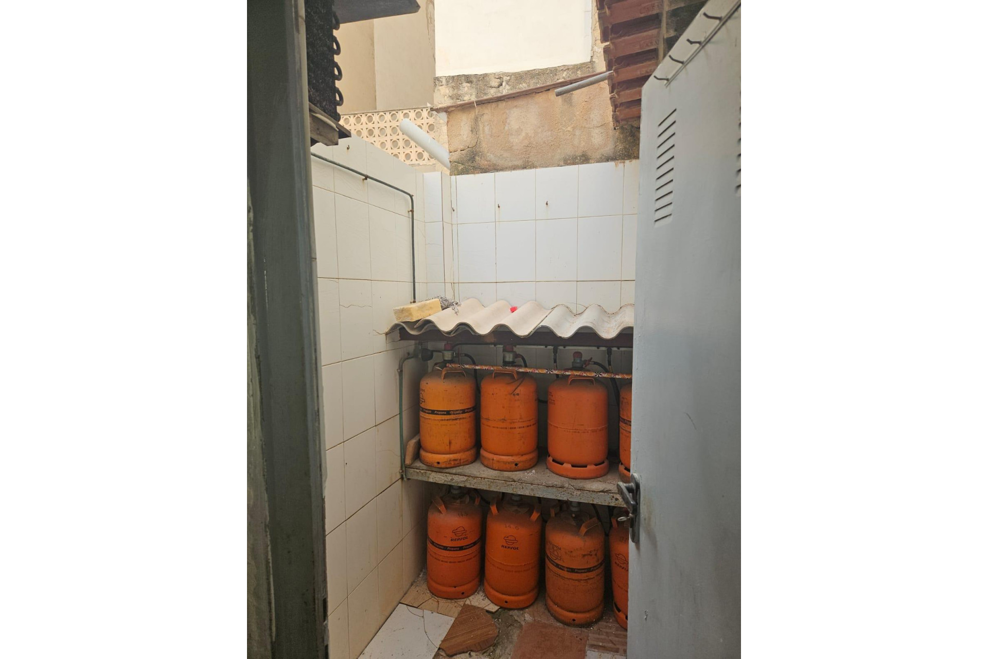 Herverkoop - Reclame - Alicante - Raval Roig-Virgen del Socorro