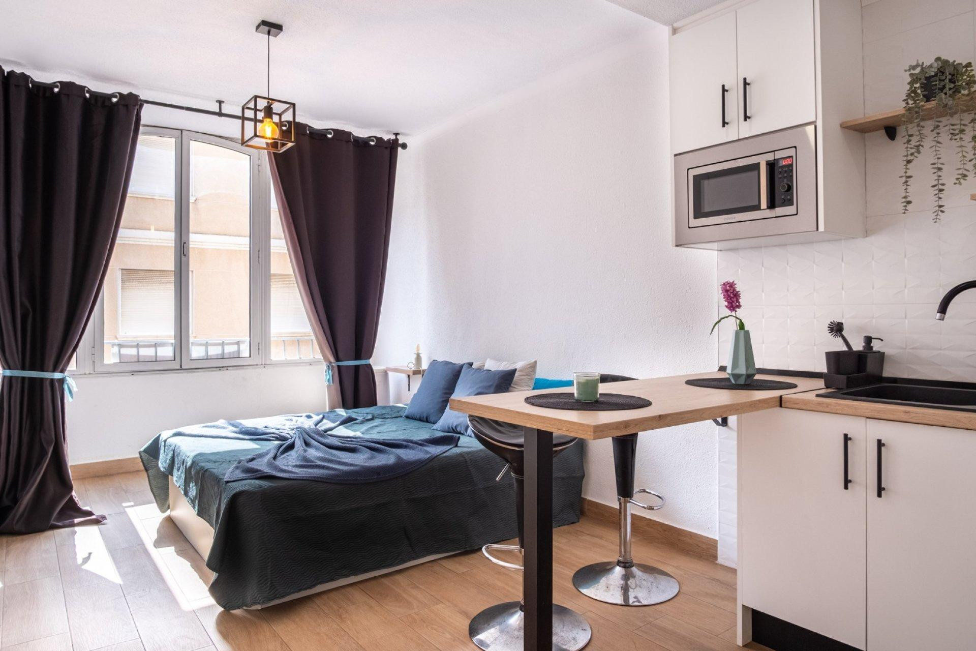 Herverkoop - Studio - Torrevieja - Estacion de autobuses