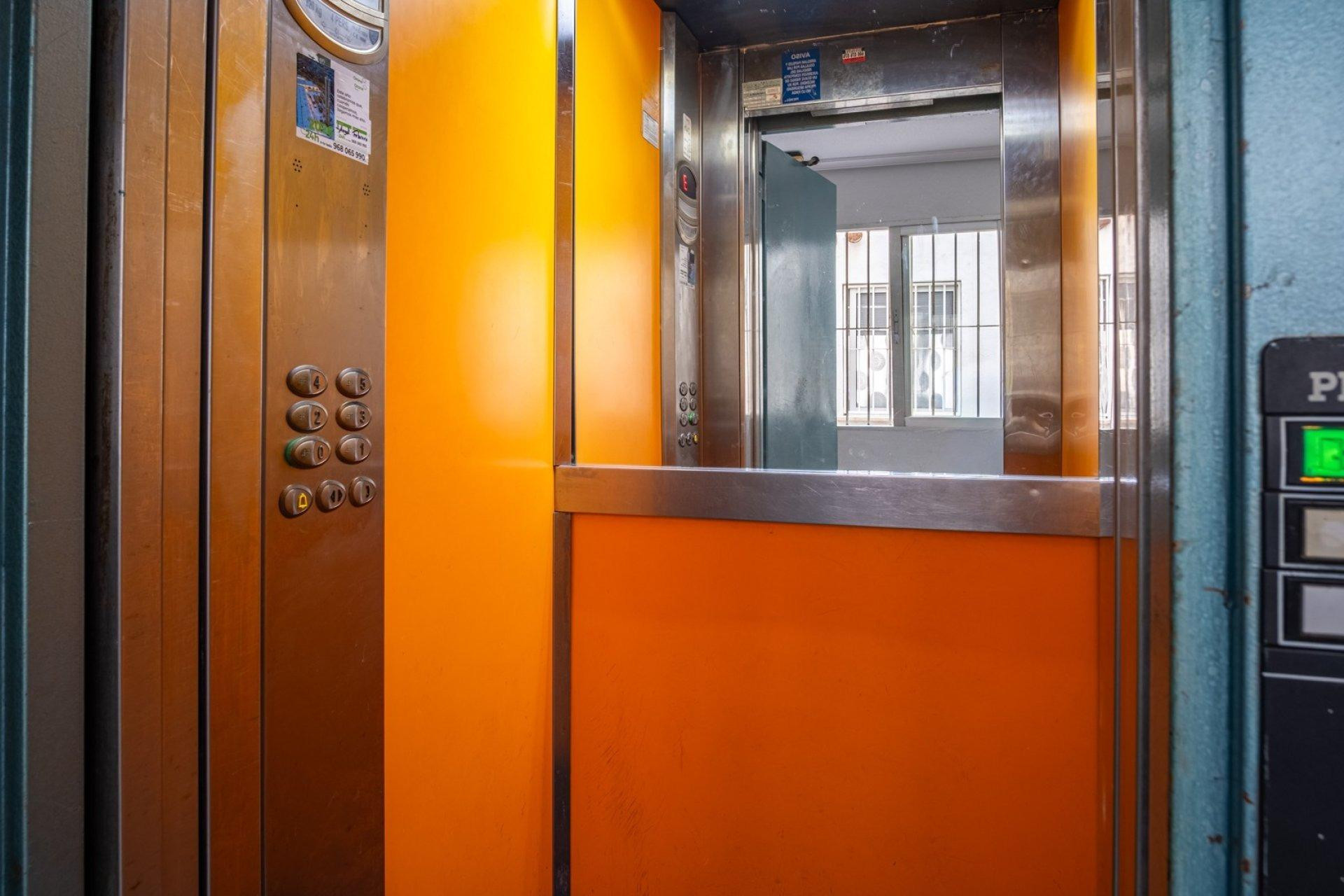 Herverkoop - Studio - Torrevieja - Estacion de autobuses