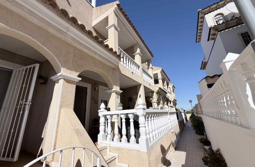 Herverkoop - Terraced house - Orihuela Costa - La Chismosa