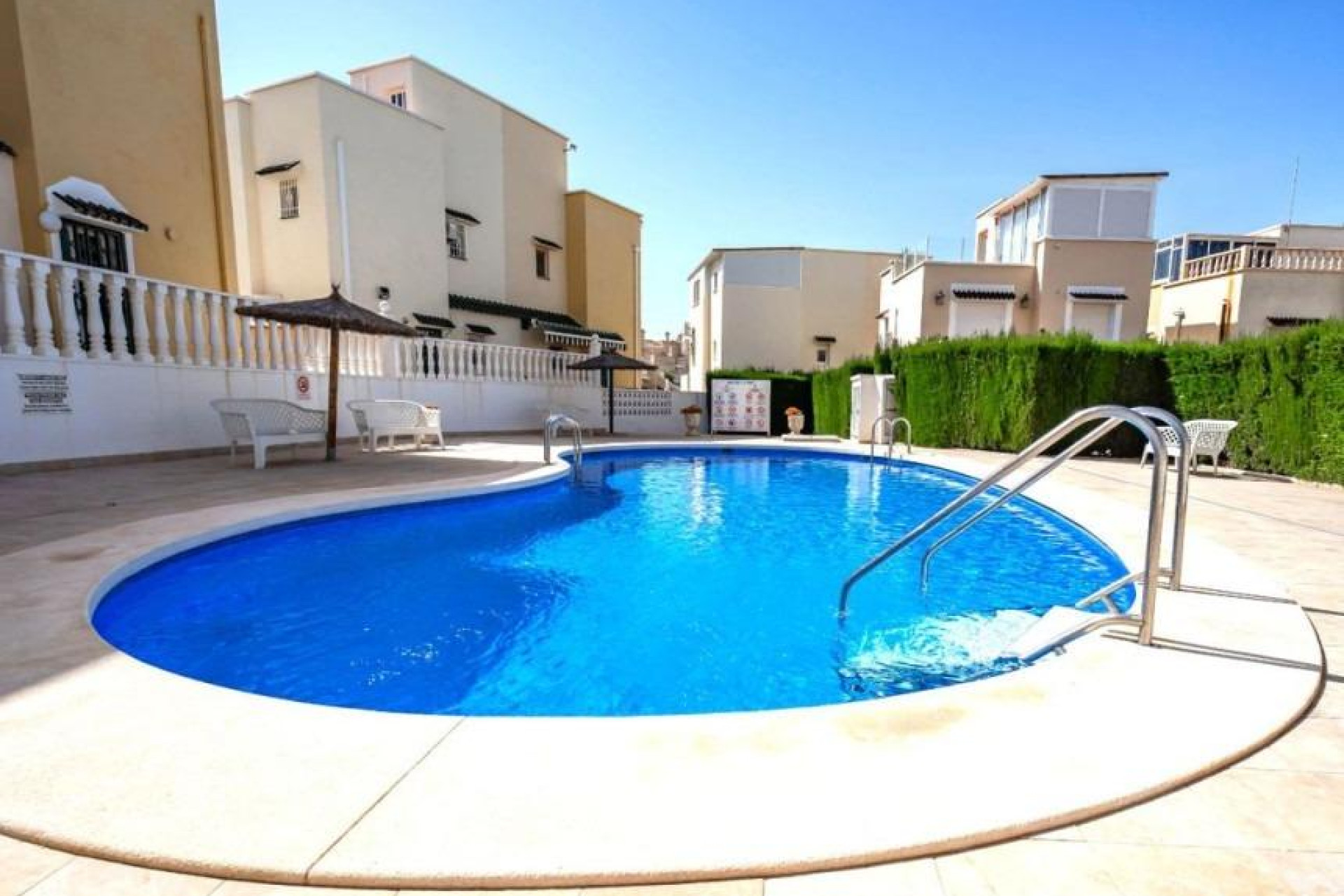 Herverkoop - Terraced house - Orihuela Costa - La Florida