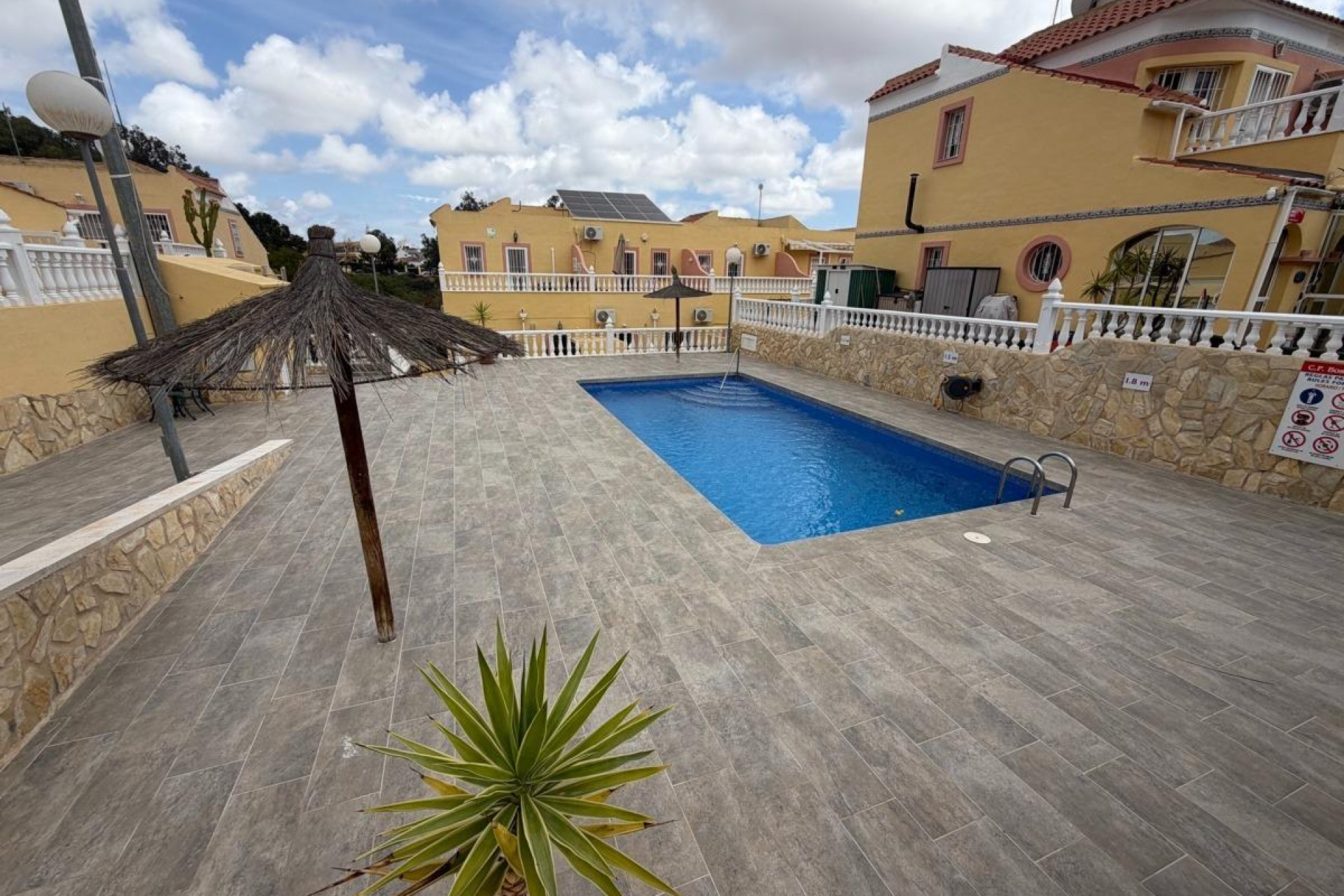 Herverkoop - Terraced house - Orihuela Costa - Las Filipinas
