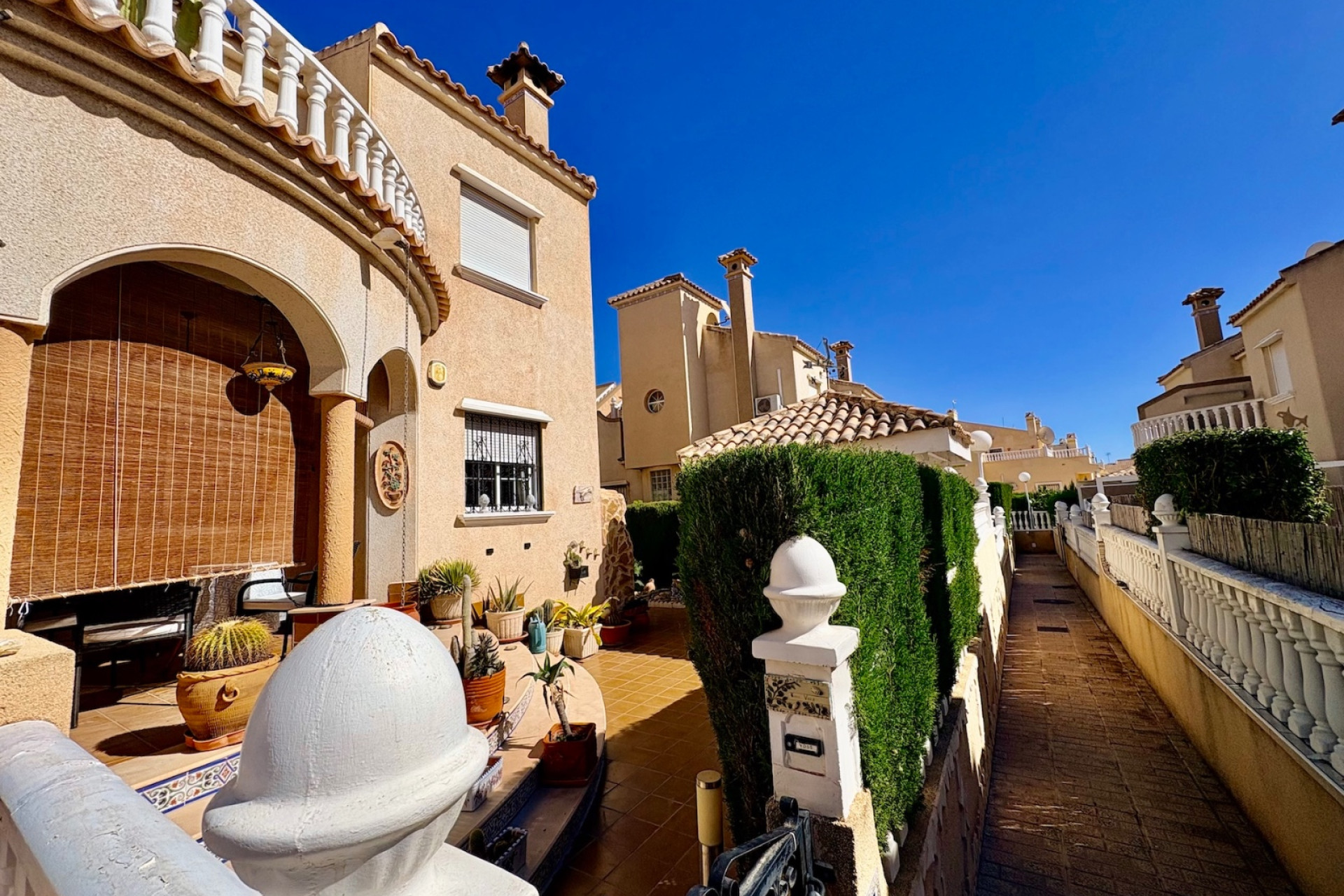 Herverkoop - Terraced house - Orihuela Costa - Playa Flamenca