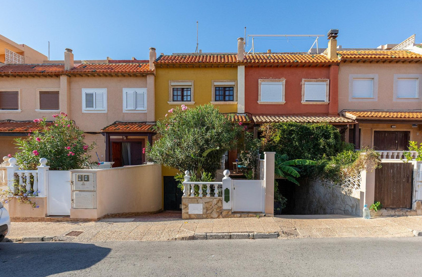 Herverkoop - Terraced house - Torrevieja - Cala de cabo cervera