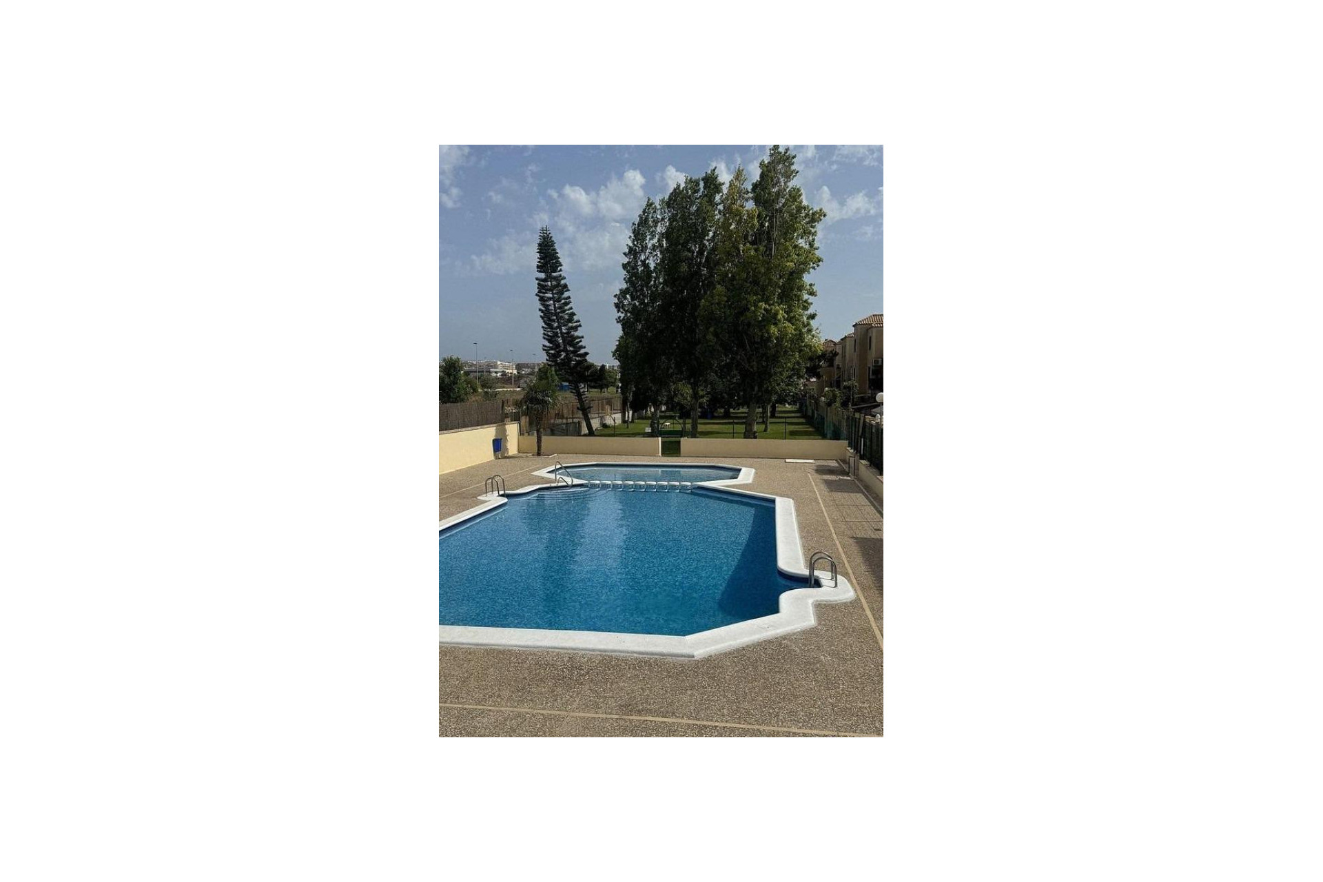 Herverkoop - Terraced house - Torrevieja - Carrefour