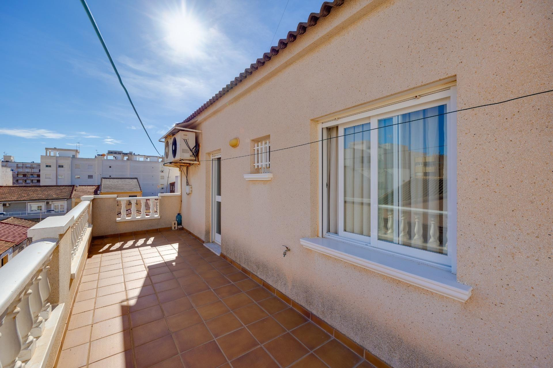 Herverkoop - Terraced house - Torrevieja - Estacion de autobuses