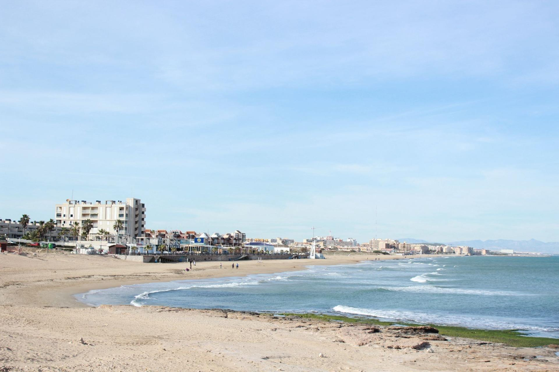 Herverkoop - Terraced house - Torrevieja - Los Europeos