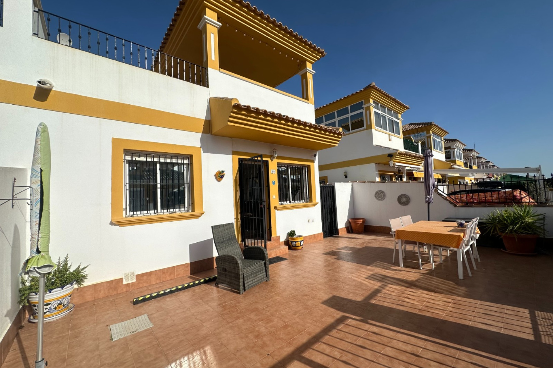 Herverkoop - Town house / semi detached - Orihuela - Entre Naranjos Vistabella